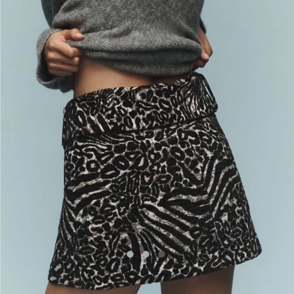 Anthropologie Maeve Low-Rise Belted Micro Mini Skirt Black & White Animal - Picture 3 of 10